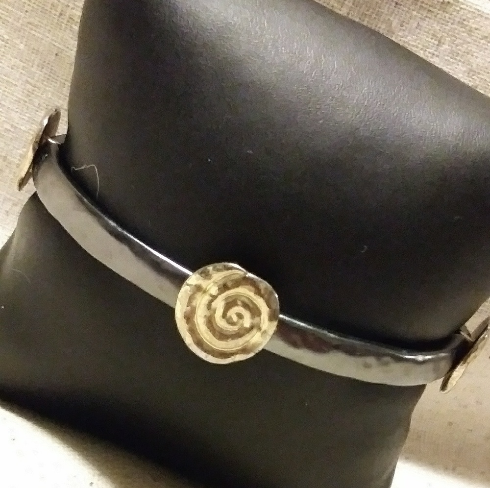 Black Metal Stretch Bracelet Gold Spiral Beads